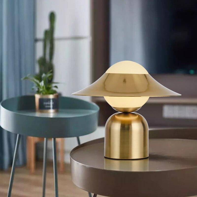100- Lampe à poser - HATT