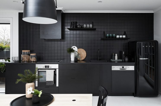 COMMENT UTILISER LA COULEUR NOIRE DANS VOTRE DÉCORATION